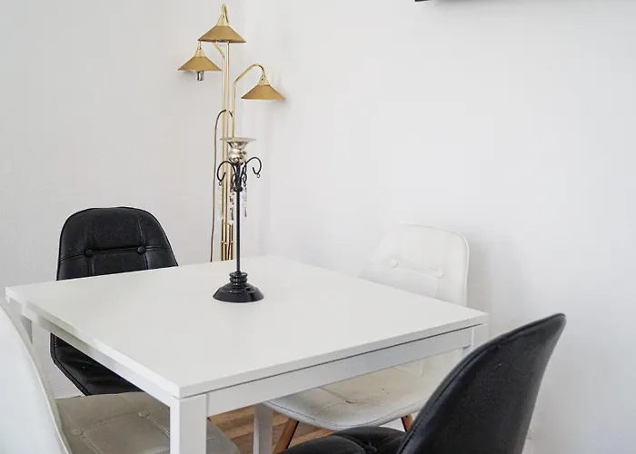 Sweet 2br Apt, Near Schloss Belvedere & Rennweg * Vienna